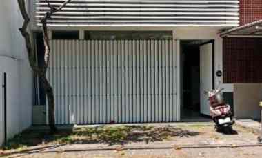 Sewa Rumah Usaha Furnish Manyar Jaya 8x18 Salon Spa Kantor 85jt/th