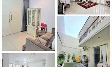 Minimalis 2 lantai Florence-Pakuwon City Semi Furnish Kondisi Terawat