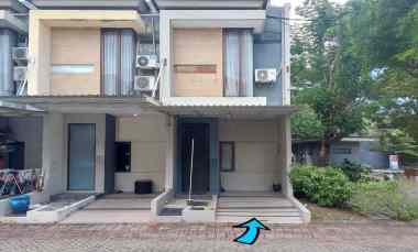 disewakan rumah pantai mentari