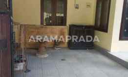 Disewa Rumah Semi Furnished 3 Kamar Halaman Luas Pemogan Densel