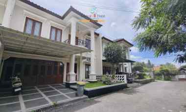 Disewakan Rumah Mewah 2 Lantai Lingkungan Private Townhouse Pesanggrah