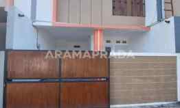 Sewa Rumah Siap Huni Unfurnished Renon 2 Kamar Garasi Luas Balkon