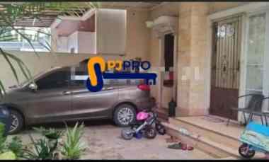 Dijual Rumah Bagus Lingkungan Aman Nyaman di Royal Residence