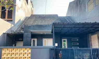 Disewakan Rumah dengan 3 Kamar Dikomplek Sariwangi Startegis Siap Huni