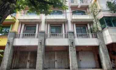 Ruko 3 Unit Jejer Ada Lift di Pusat Kota Jaksa Agung Suprapto Disewaka