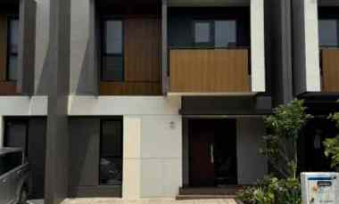 disewakan rumah summarecon crown gading