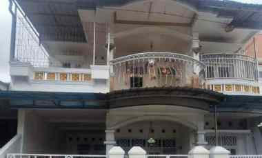 Sewa Rumah Mewah Besar Banyumanik Semarang dekat Kampus Undip