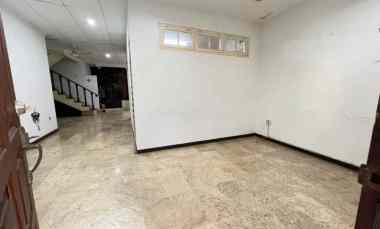 Rumah Disewakan di Tajung duren Jakarta Baratv