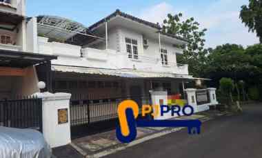 Disewa Rumah Bagus Besar Posisi Hook di Tanjung Barat Jakarta Selatan