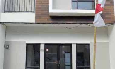 Disewakan Unit Townhouse di Central Raya Tiban