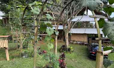 disewakan villa villa triple a saung bambu
