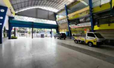 gedung showroom pusat kota