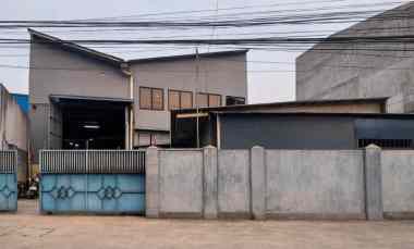 Gudang dekat Toll Bekasi Timur, Pinggir Jalan Besar