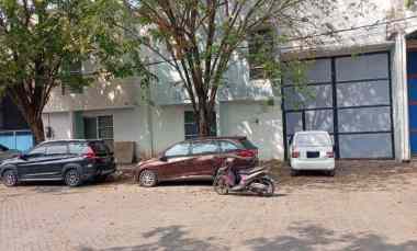 Gudang di Safe and Lock Lingkar Timur Sidoarjo Nego