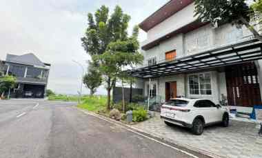 Hunian Lux 5 Lantai SEMI Furnished