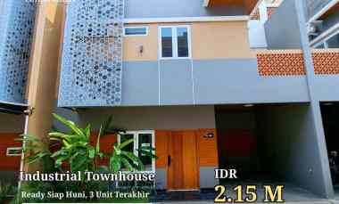 Rumah Dijual di Warung Silah