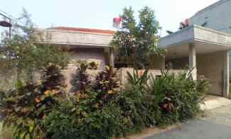 Rumah Dijual Belakang Graha Bintaro LB 100 m2 LT 210 m2