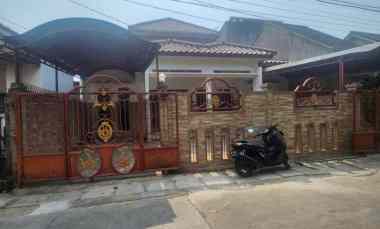 Rumah Dijual di Jl Karyawan