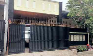 Rumah Dijual di bulevar hijau