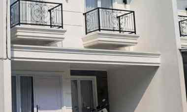 over kredit 100jt rumah 2 lantai dekat gdc depok