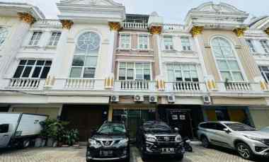 Rukan Strategis 4 Lantai Crown Palace Furnished