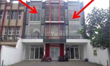 ruko 3 lantai strategis dekat uk petra siap usaha