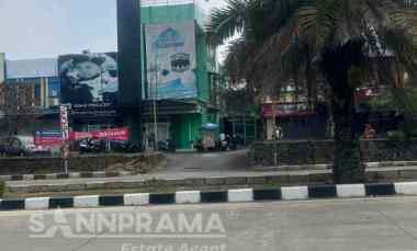 ruko luas di jalan boulevard grand depok city