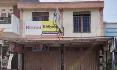 Ruko Manukan Lor, Strategis