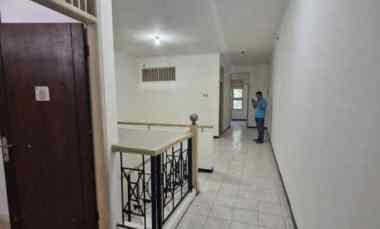 Ruko Raya Mulyosari, Strategis