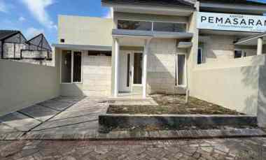 Rumah 1 Lantai Lokasi dekat Bandara Abd Saleh