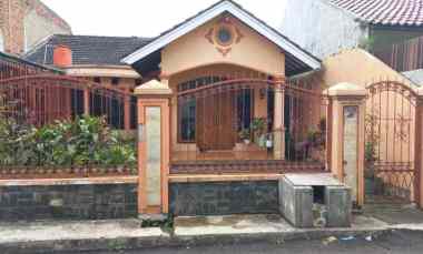 Rumah Dijual di Jl. Kol. Masturi