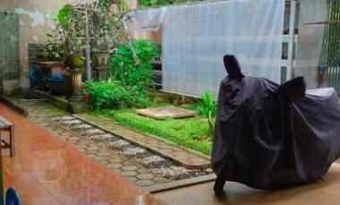 Rumah 1 Lantai Terawat Raya Kutisari Indah