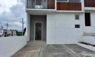 Rumah 2 Lantai 400 Jutaan Lokasi Samping Tol Malang