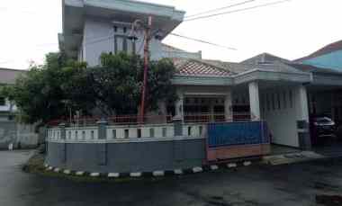 rumah 2 lantai bangunan kokoh siap huni