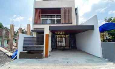 Rumah 2 Lantai Bonus Kolam Renang hanya 7 menit ke Ugm