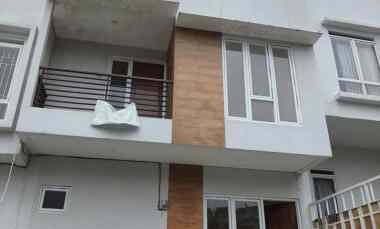 Rumah 2 Lantai dalam Cluster Bojong Koneng, Cikutra