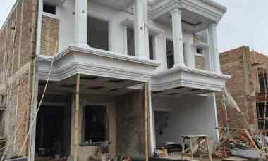 Rumah 2 Lantai Dinding Bata Merah Desain Classic Modern di Tapos Depok