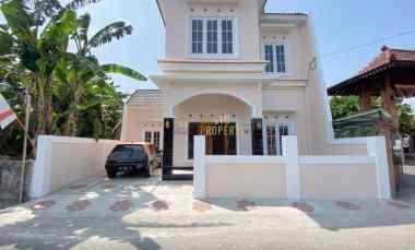 Rumah 2 Lantai Design Klasik dekat Kampus 4 Uad Jogja