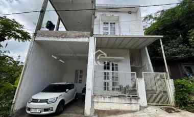 rumah 2 lantai di pakisaji malang