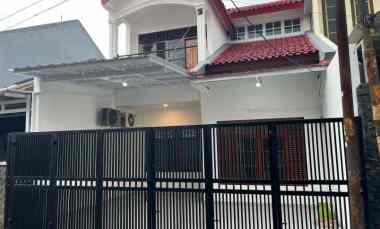 Rumah 2 Lantai di Pondok Bambu Jakarta Timur
