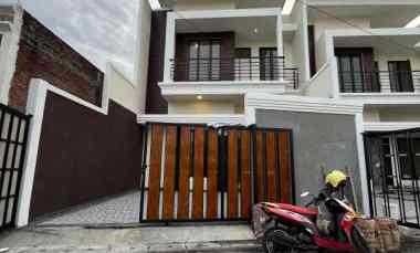 Rumah Dijual di Medokan ayu