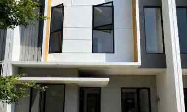 rumah 2 lantai eastern park hadap utara