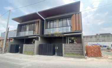 Rumah 2 Lantai, Full Furnished, 7 menit dari Tugu Jogja