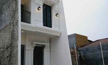 Rumah 2 Lantai Konsep Mediterania Harga Ekstrem