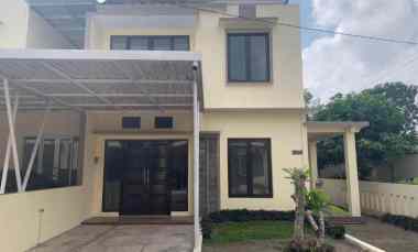 Rumah 2 Lantai Mewah dengan Banyak Bonus, dekat UGM
