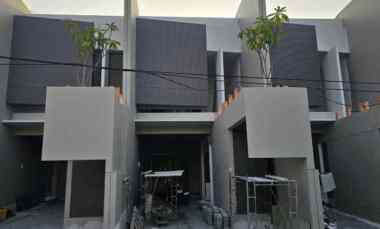 Rumah 2 Lantai Modern Minimalis Manyar Tirtoasri