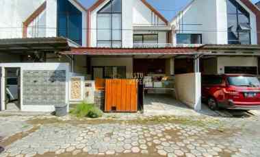 Rumah 2 Lantai Modern Siap Huni dekat Candi Prambanan