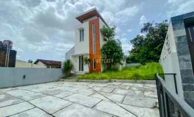 Rumah 2 Lantai Strategis di Kawasan Maguwoharjo Sleman