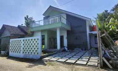 Rumah 2 Lantai View Sunset di Sleman Barat