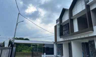 rumah 3 lantai harga 900 juta tangerang selatan